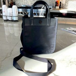 Lululemon crossbody tote black